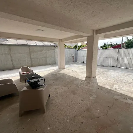 Everest 33 Ap 2 アパート ブカレスト